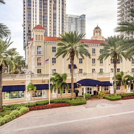 Hampton Inn & Suites St. Petersburg/Downtown Екстериор снимка