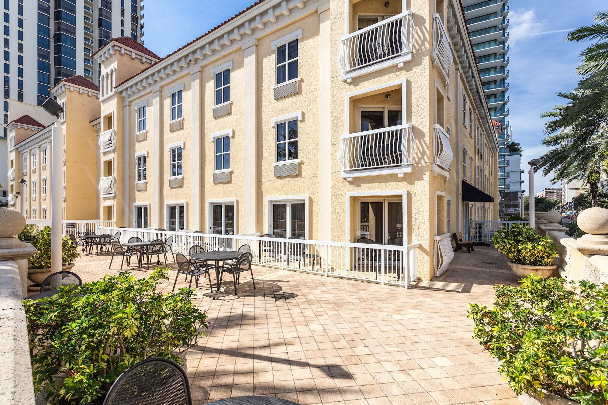 Hampton Inn & Suites St. Petersburg/Downtown Екстериор снимка