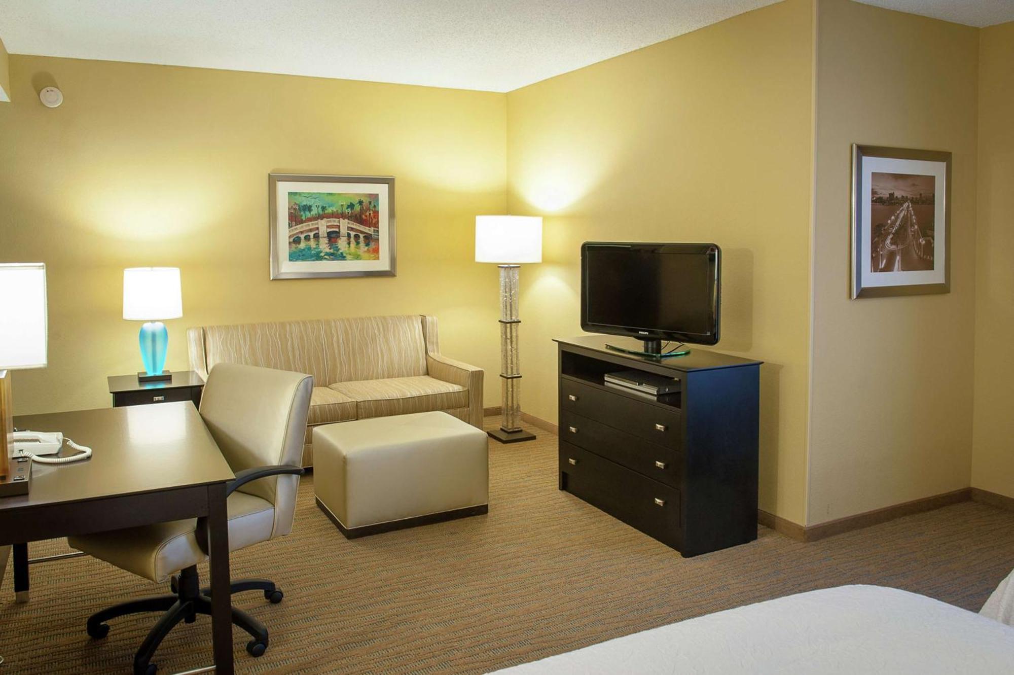 Hampton Inn & Suites St. Petersburg/Downtown Екстериор снимка