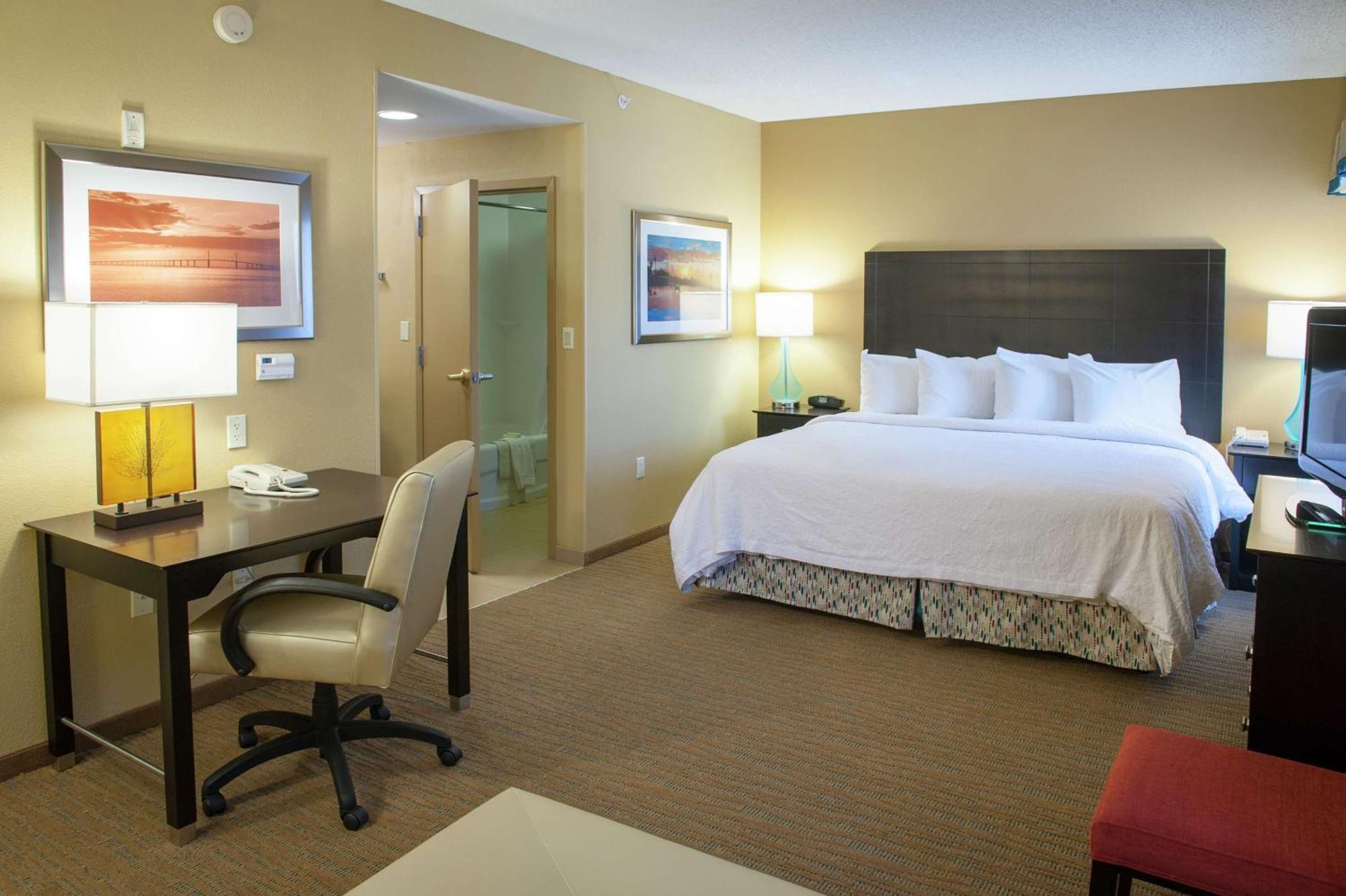 Hampton Inn & Suites St. Petersburg/Downtown Екстериор снимка