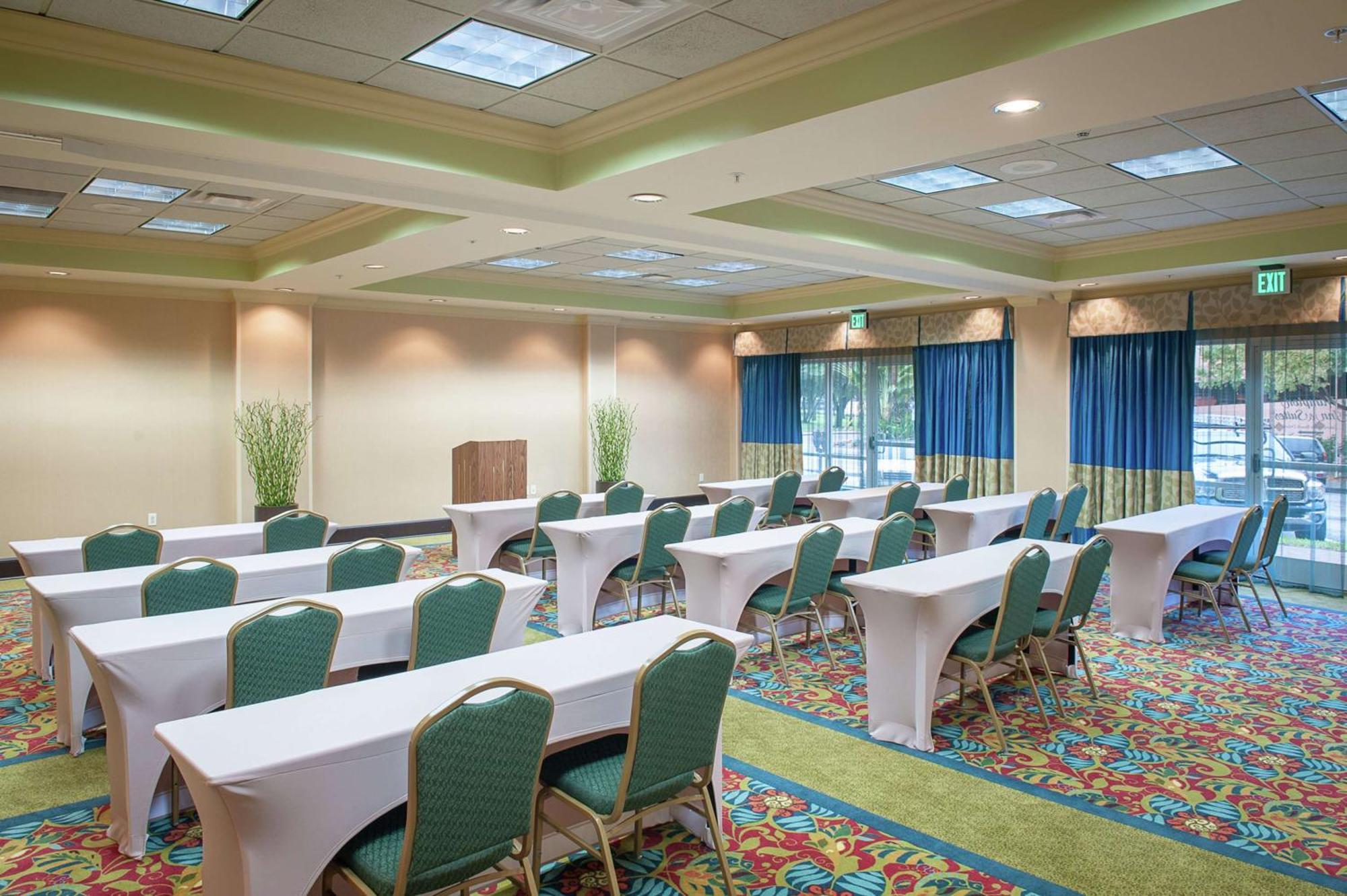 Hampton Inn & Suites St. Petersburg/Downtown Екстериор снимка