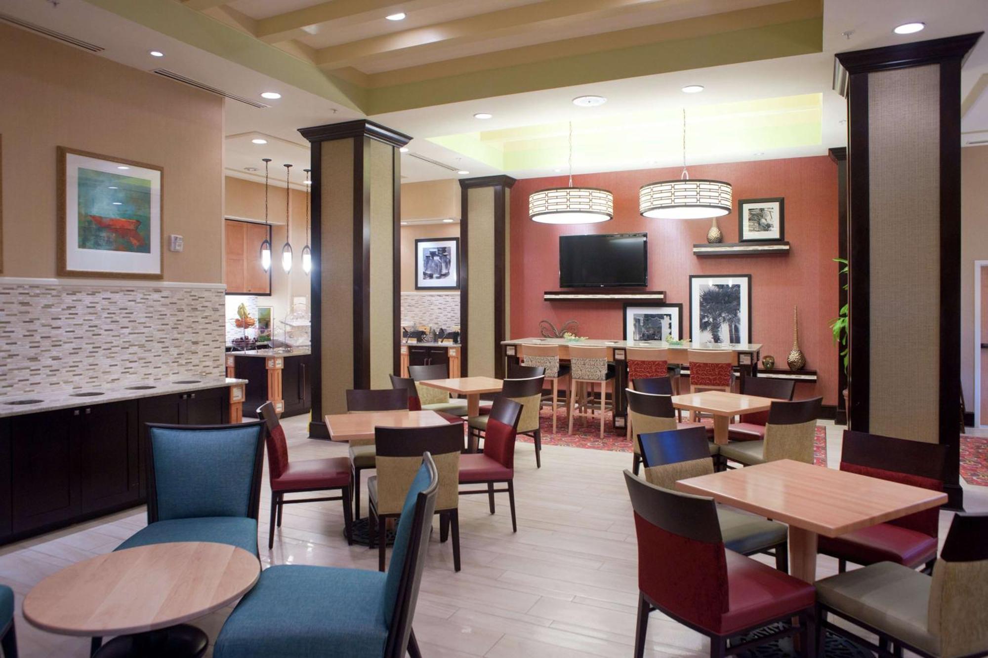 Hampton Inn & Suites St. Petersburg/Downtown Екстериор снимка