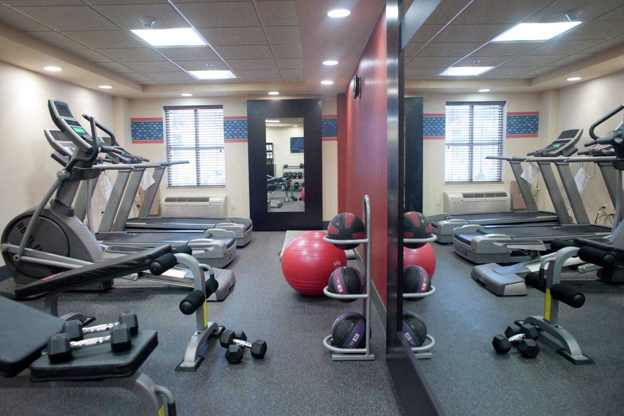 Hampton Inn & Suites St. Petersburg/Downtown Екстериор снимка