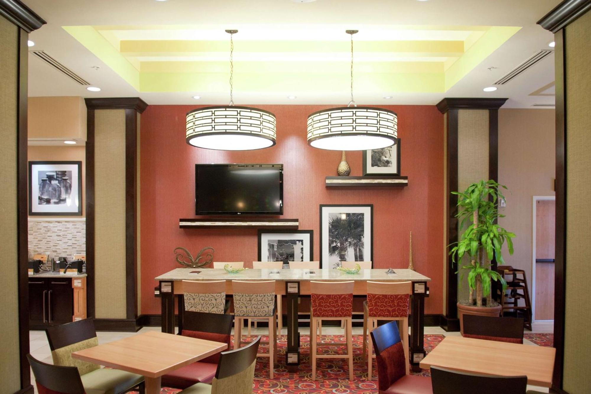 Hampton Inn & Suites St. Petersburg/Downtown Екстериор снимка