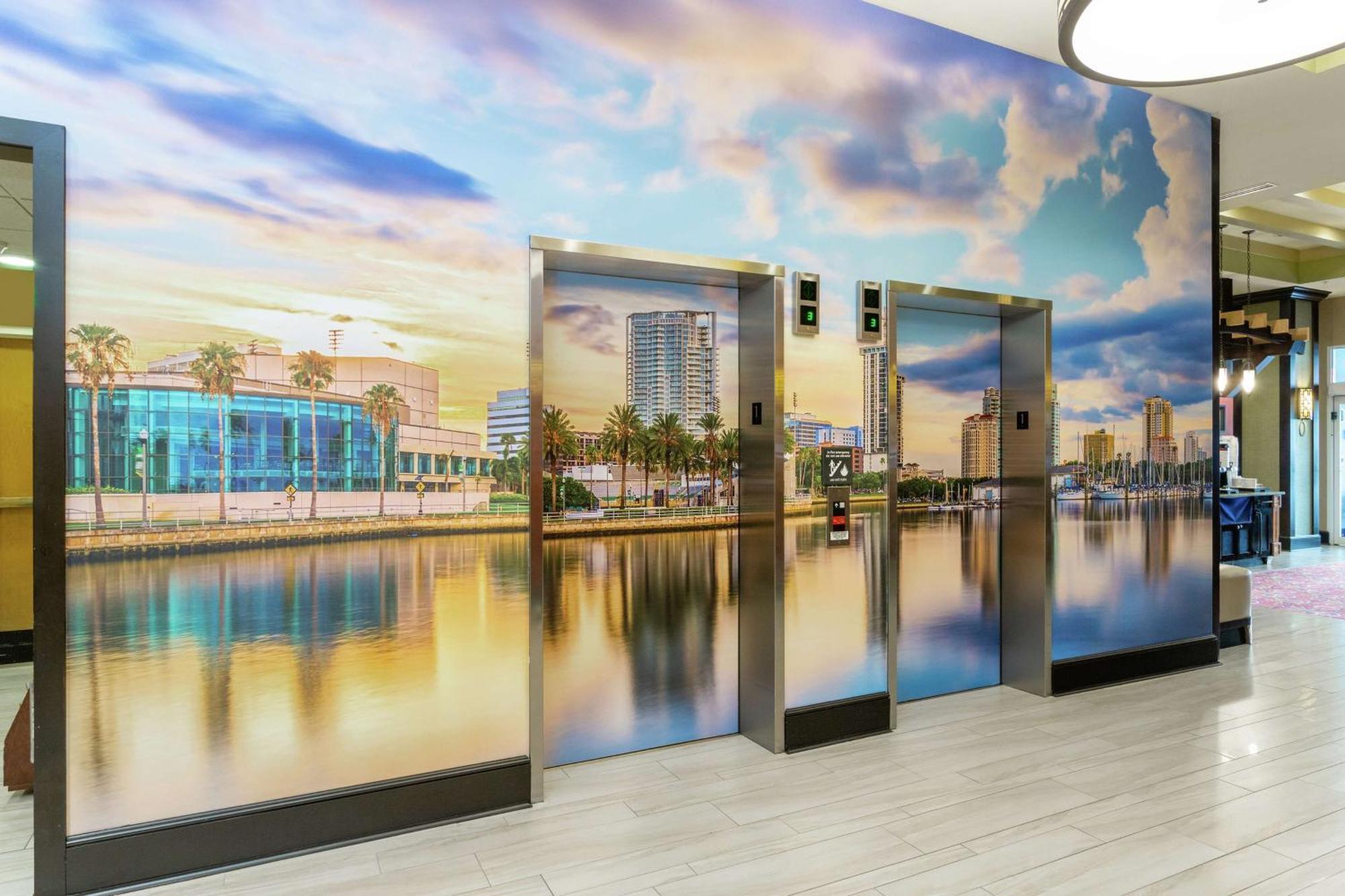Hampton Inn & Suites St. Petersburg/Downtown Екстериор снимка