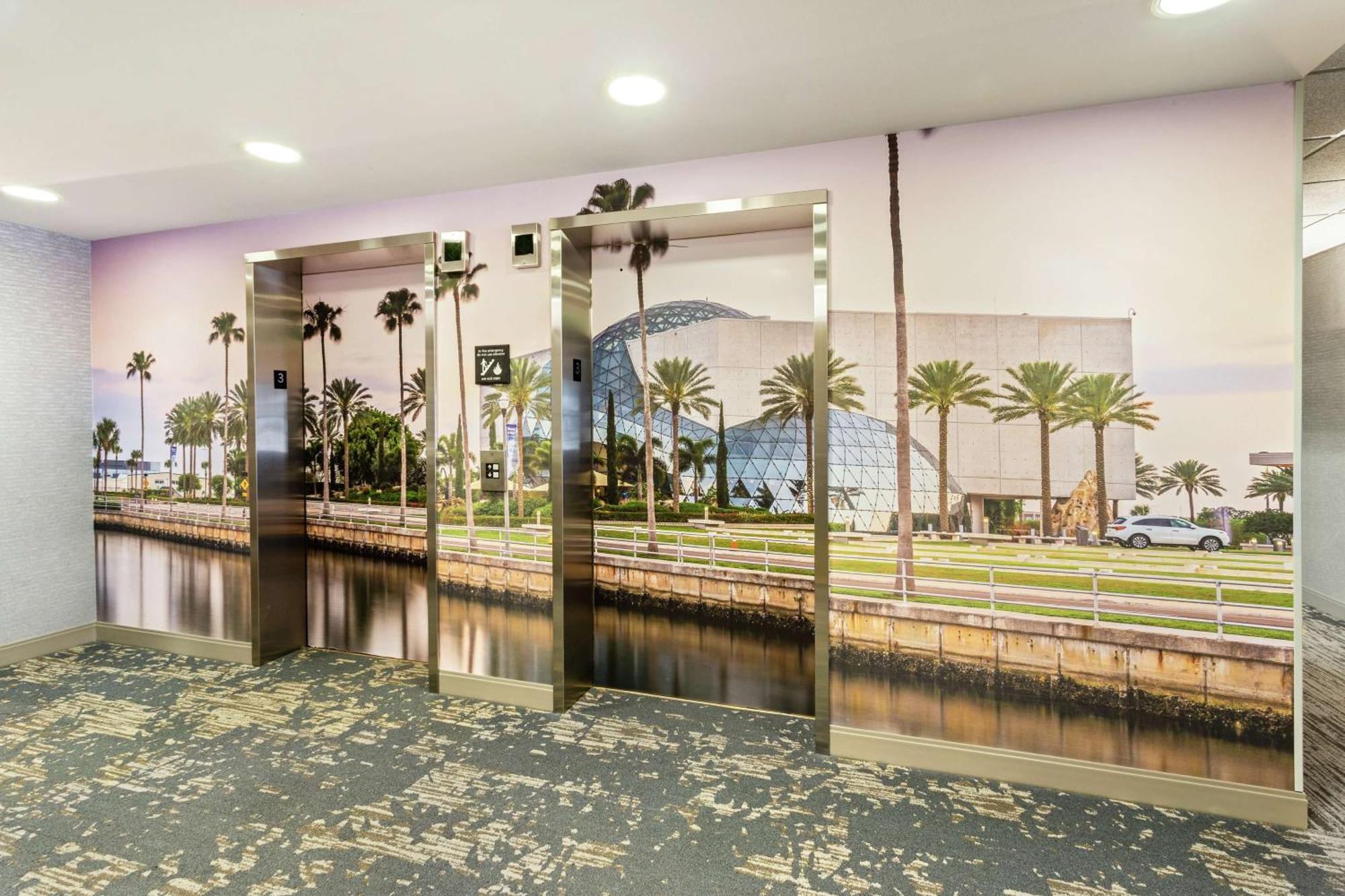 Hampton Inn & Suites St. Petersburg/Downtown Екстериор снимка