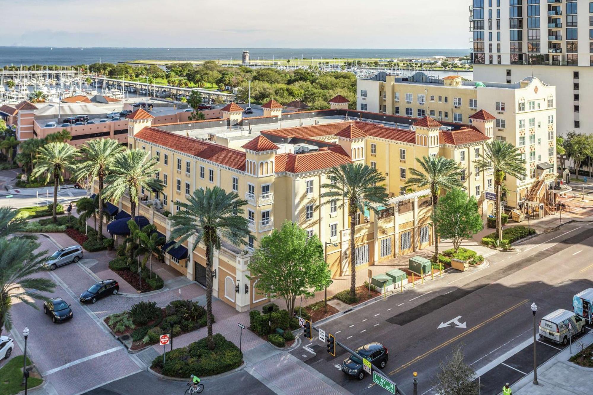 Hampton Inn & Suites St. Petersburg/Downtown Екстериор снимка