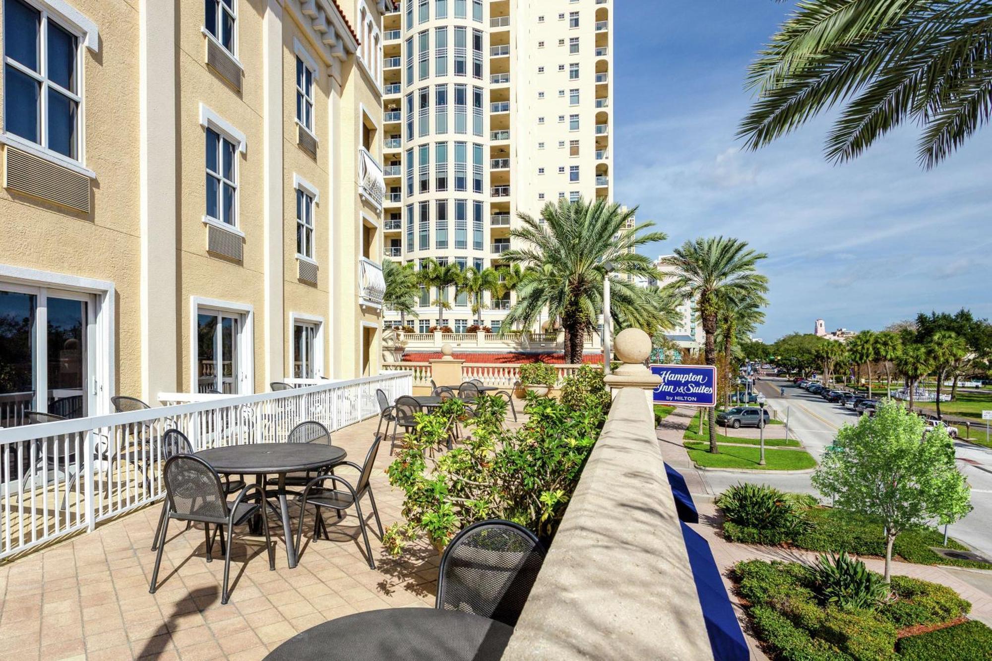 Hampton Inn & Suites St. Petersburg/Downtown Екстериор снимка